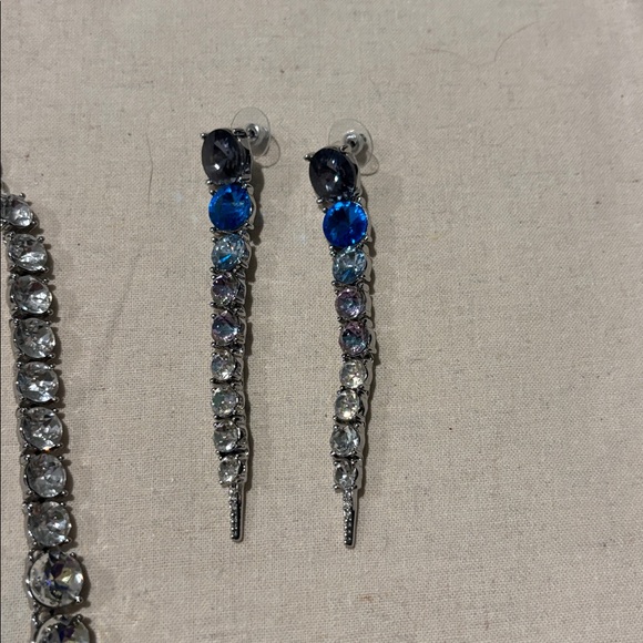 Oscar the la renta vintage Elegant Blue and Silver Jewelry Set - Picture 2 of 10